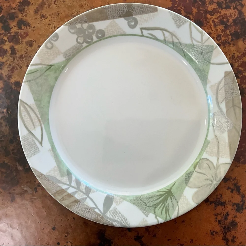 Corelle Textured Leaves Dinner Plates